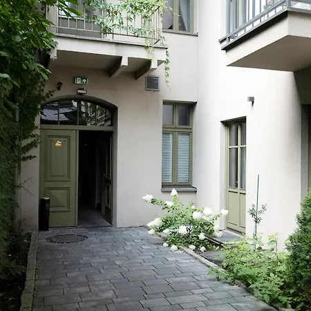 In The Old Town Between The Main Square And Kazimierz, 300 Meters From The Airport Train